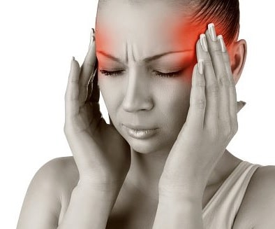 grayscale & heat illustration of a headache on a woman